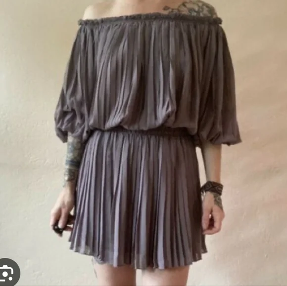 Max Studio Off Shoulder Peasant Balloon Sleeve Pleated Mini Dress Tan Size Small - Picture 16 of 16